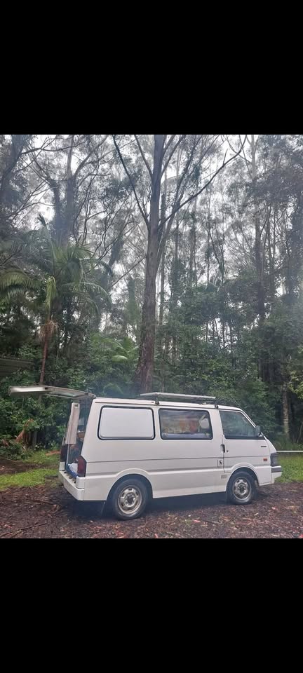 White 1994 Mazda E1800 manual van For Sale